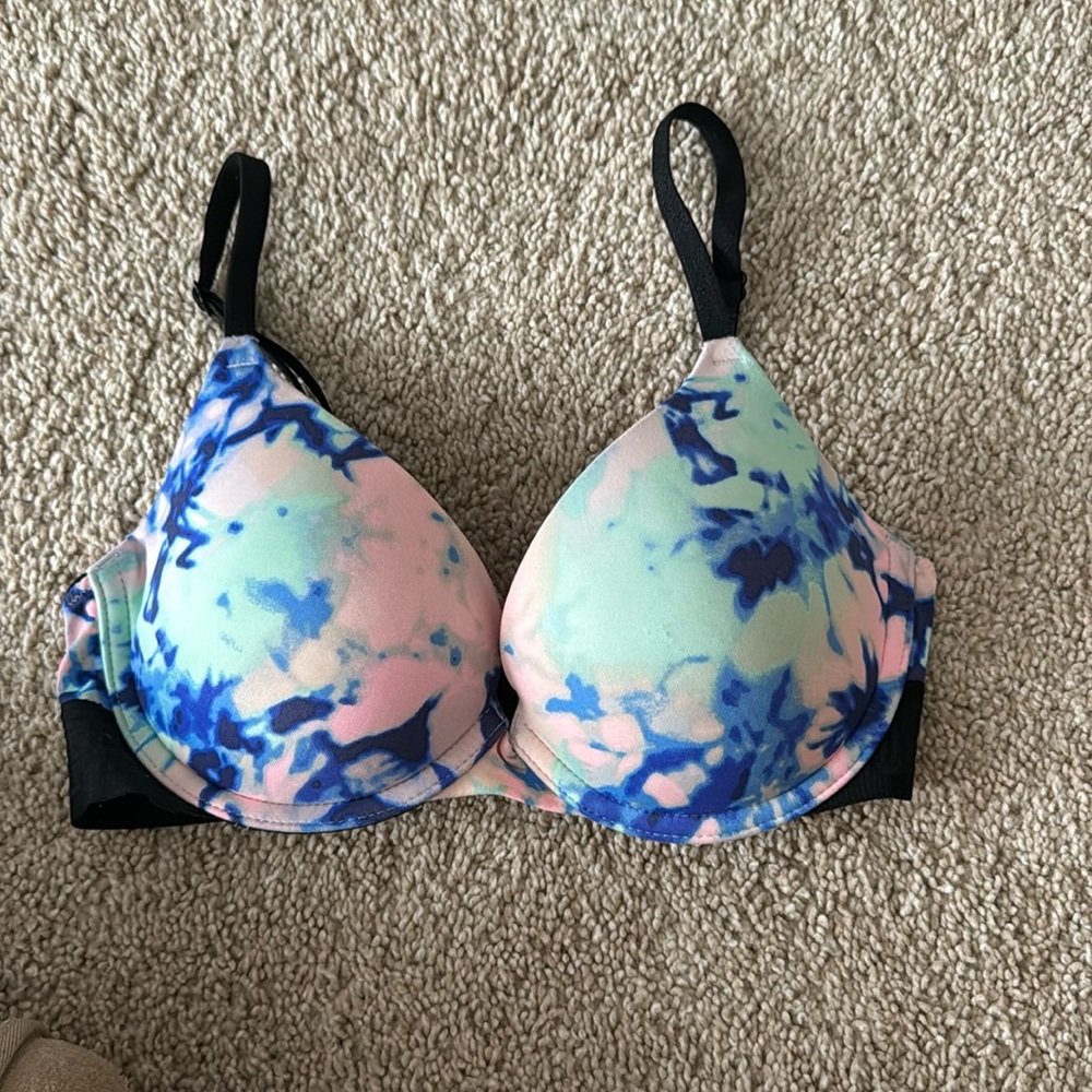 Victoria secret/ pink every where push up bra